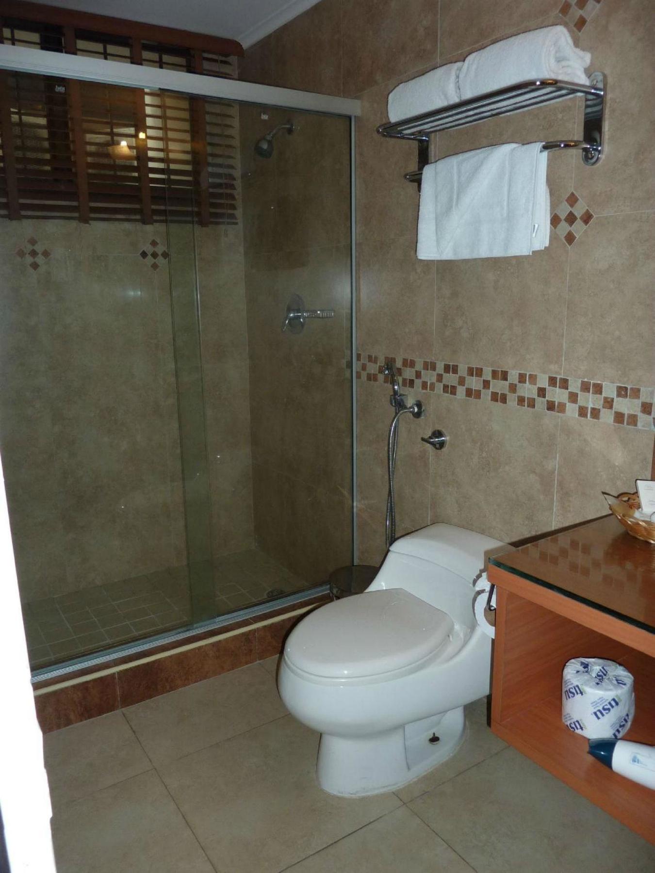 Hotel Suites Ambassador Панама Сити Екстериор снимка