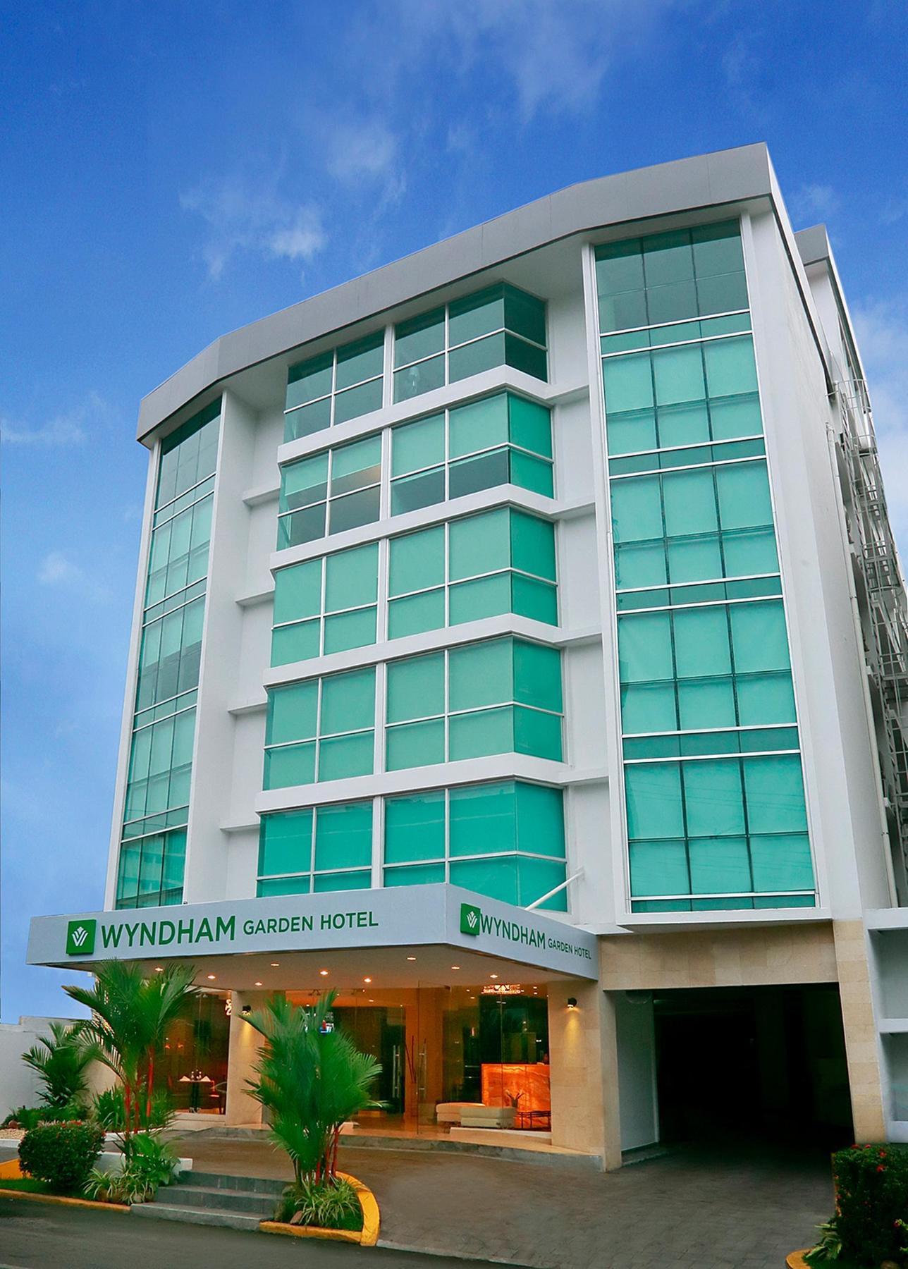 Hotel Suites Ambassador Панама Сити Екстериор снимка