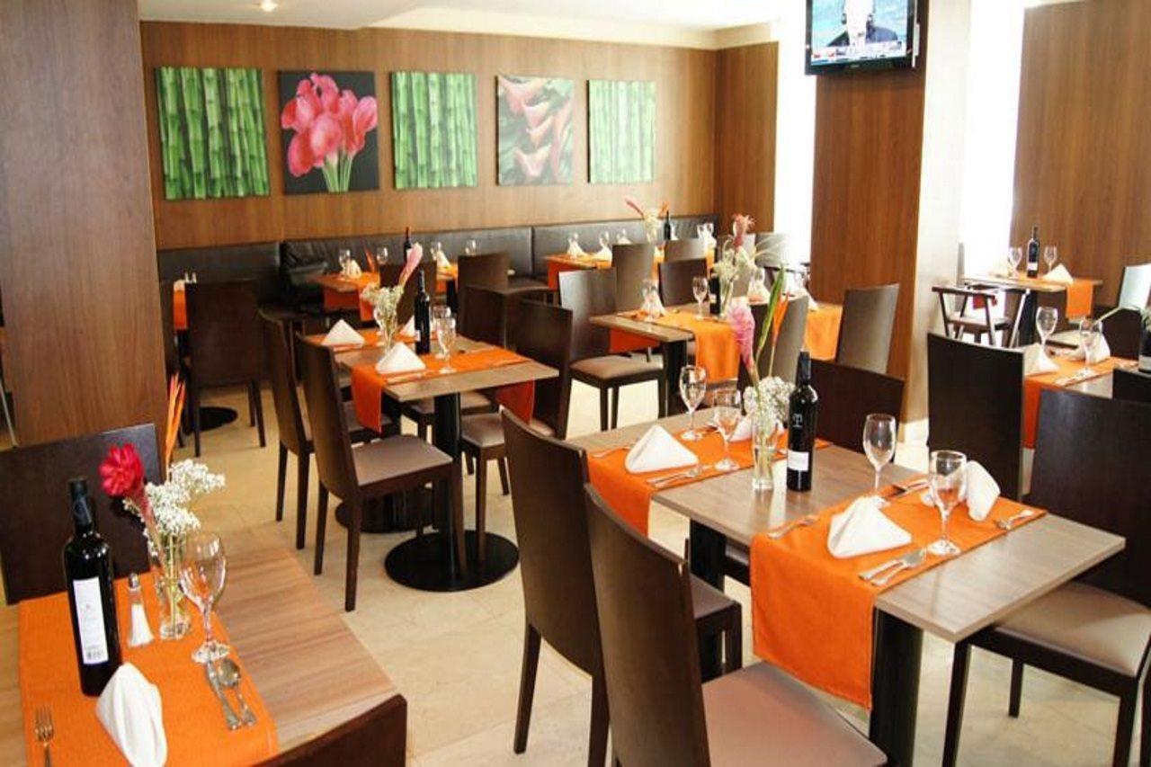 Hotel Suites Ambassador Панама Сити Екстериор снимка