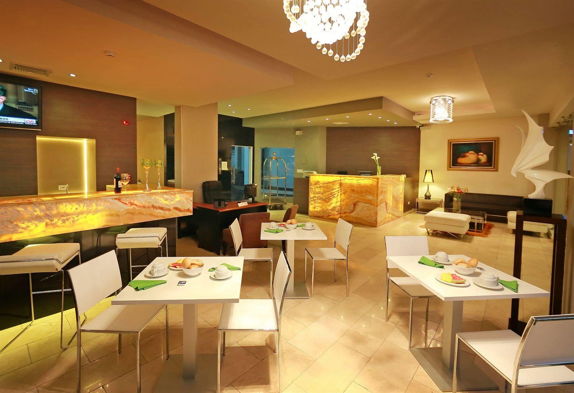 Hotel Suites Ambassador Панама Сити Екстериор снимка