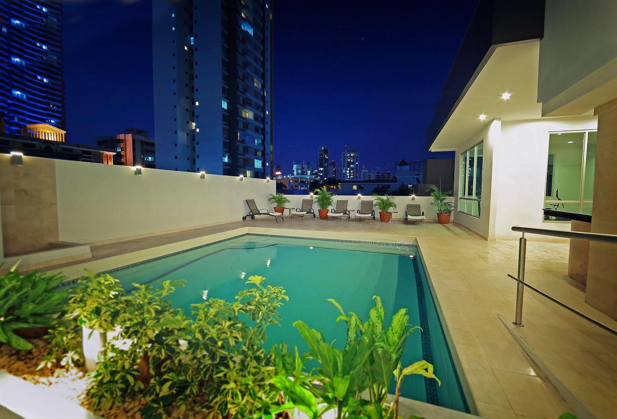 Hotel Suites Ambassador Панама Сити Екстериор снимка