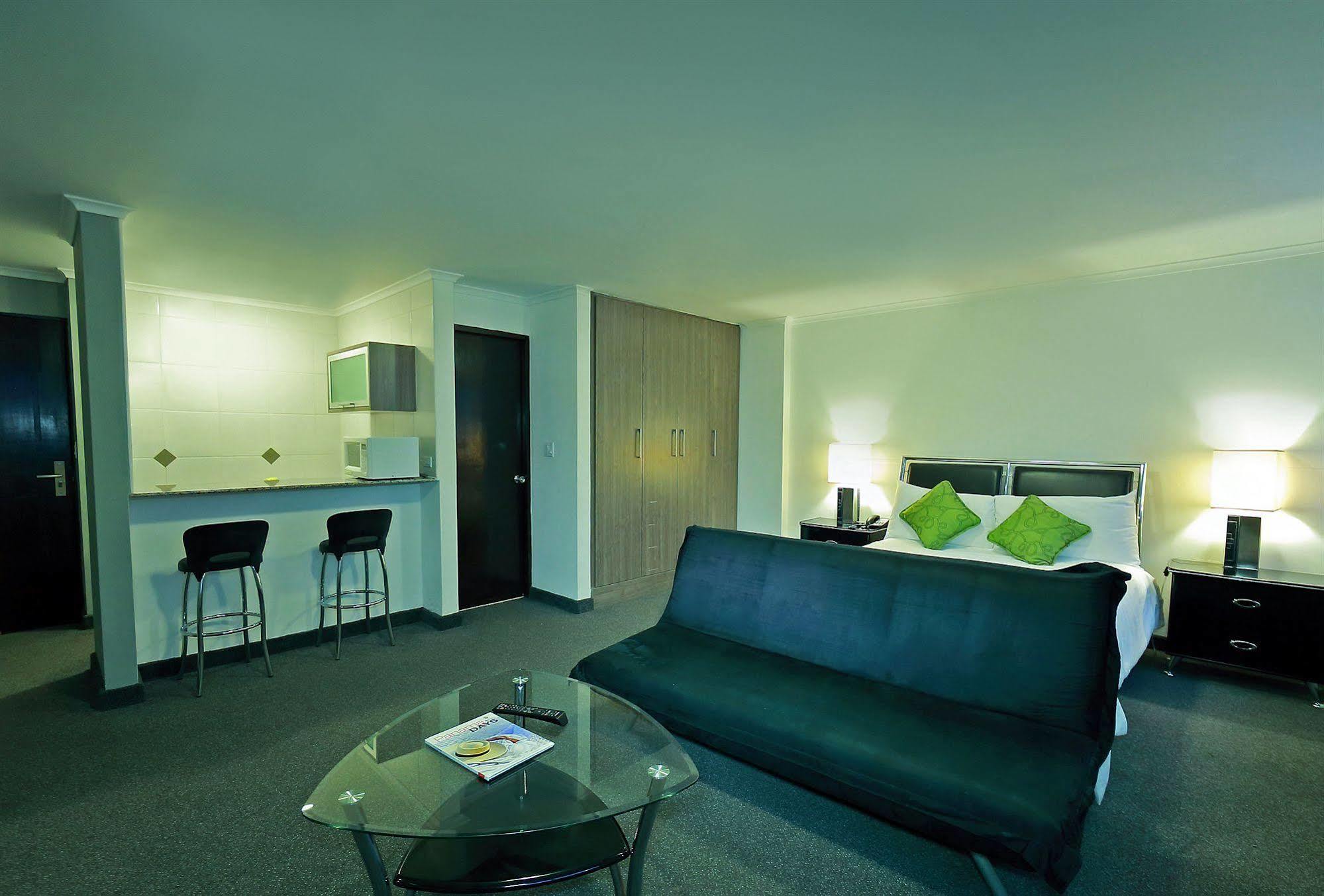 Hotel Suites Ambassador Панама Сити Екстериор снимка