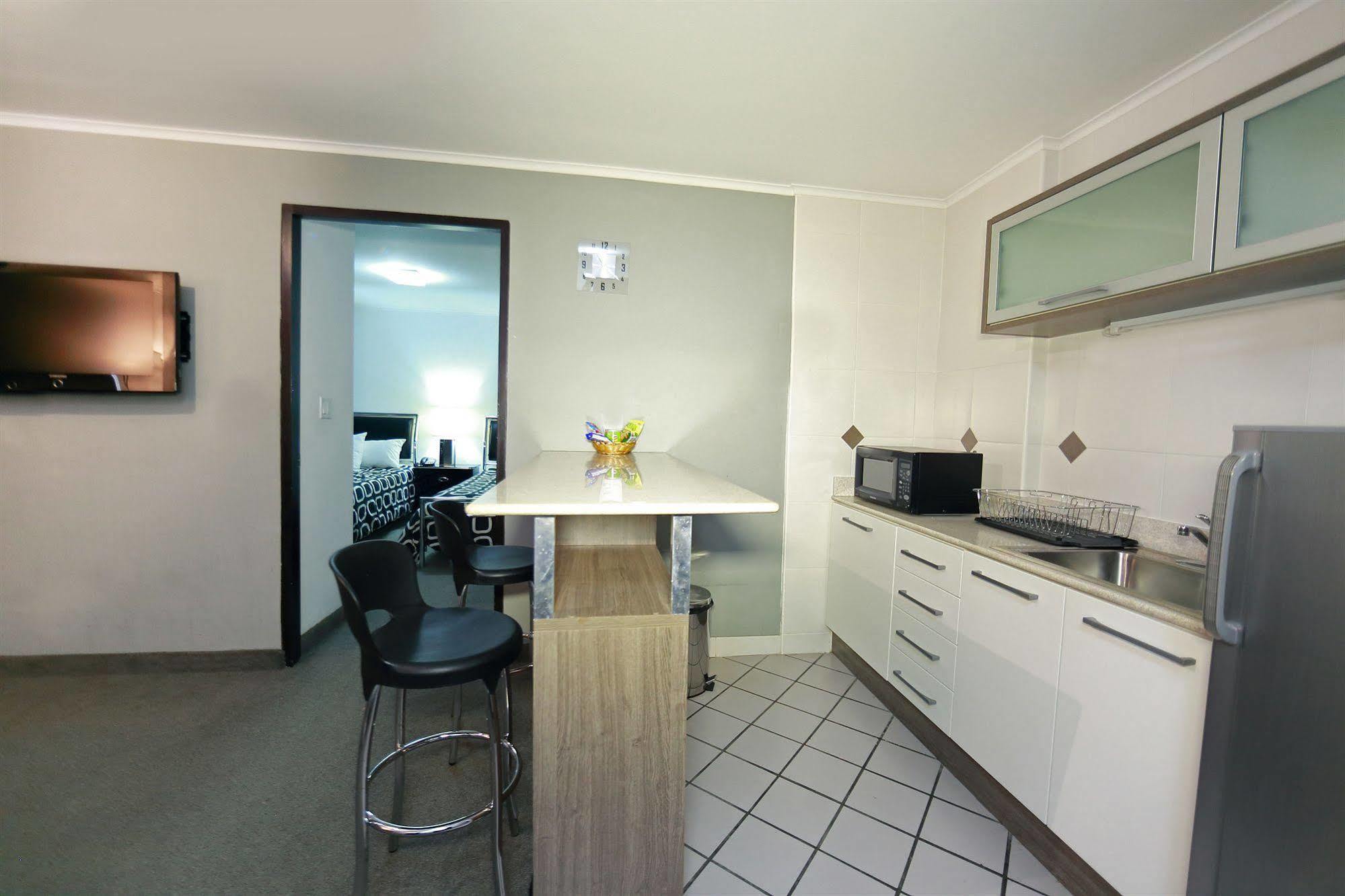 Hotel Suites Ambassador Панама Сити Екстериор снимка
