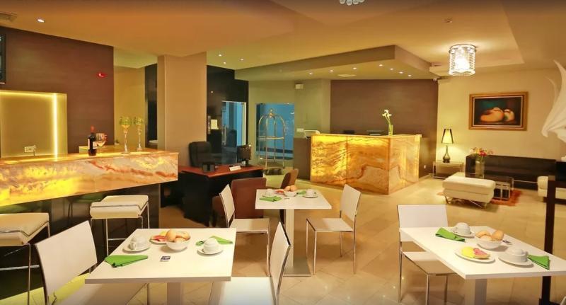 Hotel Suites Ambassador Панама Сити Екстериор снимка